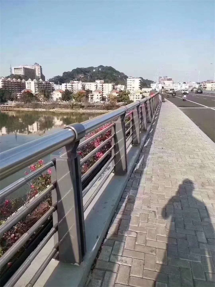 不鏽鋼橋梁護欄