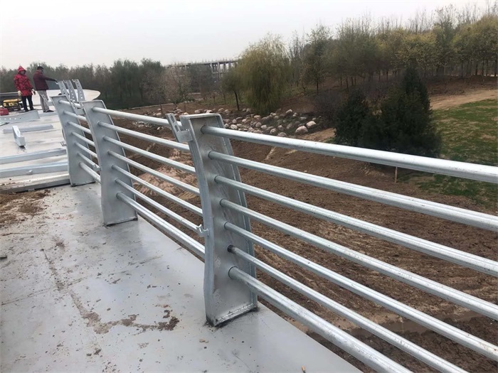 不鏽鋼橋（qiáo）梁護欄