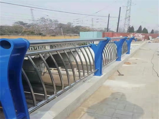 橋梁欄杆